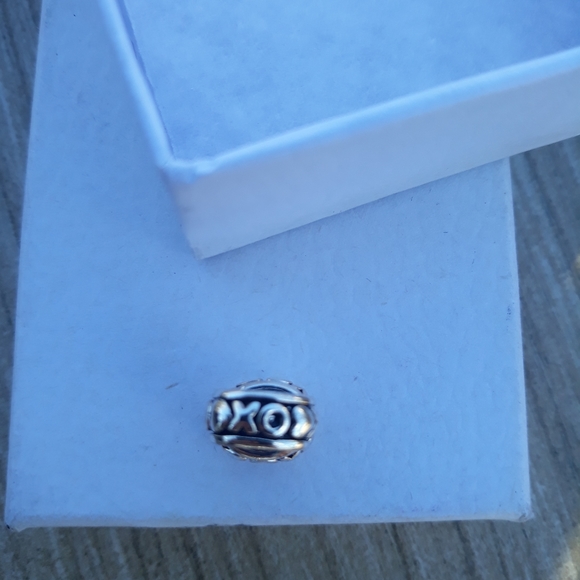 2 charms - Picture 2 of 2